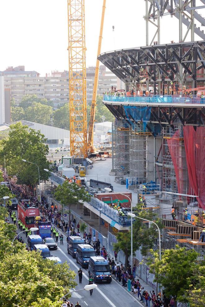 ¡De locos! Las mejores imágenes de una ciudad entregada al Barça