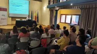 El asesor fiscal Manuel García enseña a las empresas de Cangas los secretos de la facturación electrónica