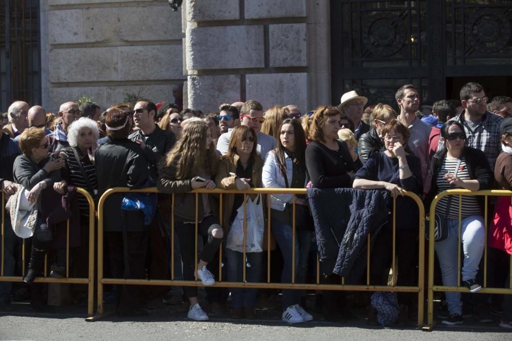 Búscate en la mascletà del 8 de marzo