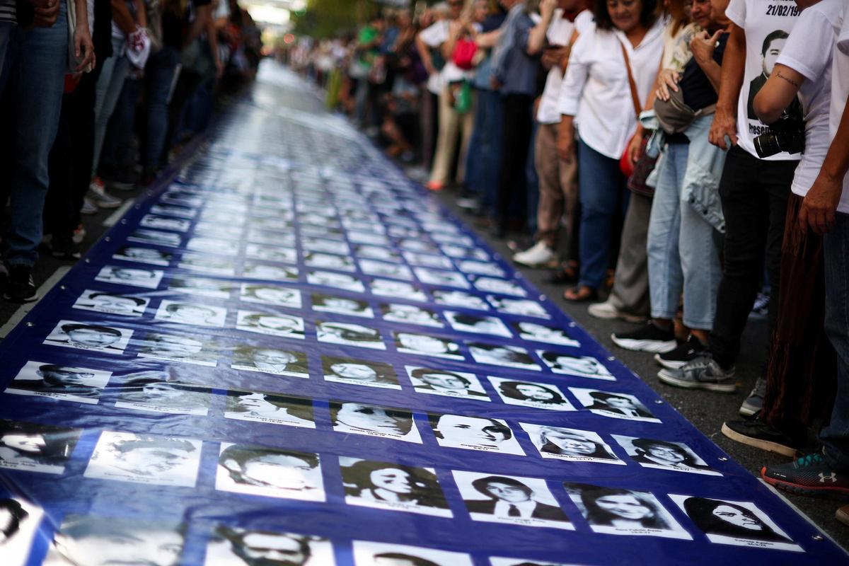 Masiva marcha en Argentina en conmemoración de las víctimas de la Dictadura a 48 años del golpe