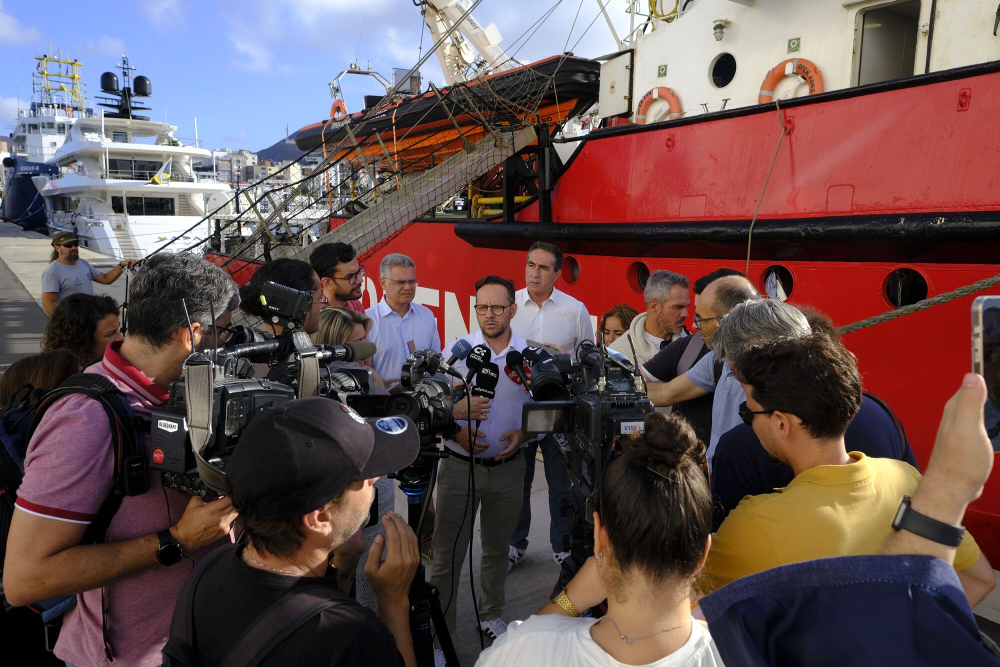 Jornada de puertas abiertas en el 'Open Arms' en el Puerto de Las Palmas