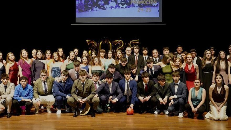 Graduación del alumnado de segundo de Bachillerato del IES Aller Ulloa