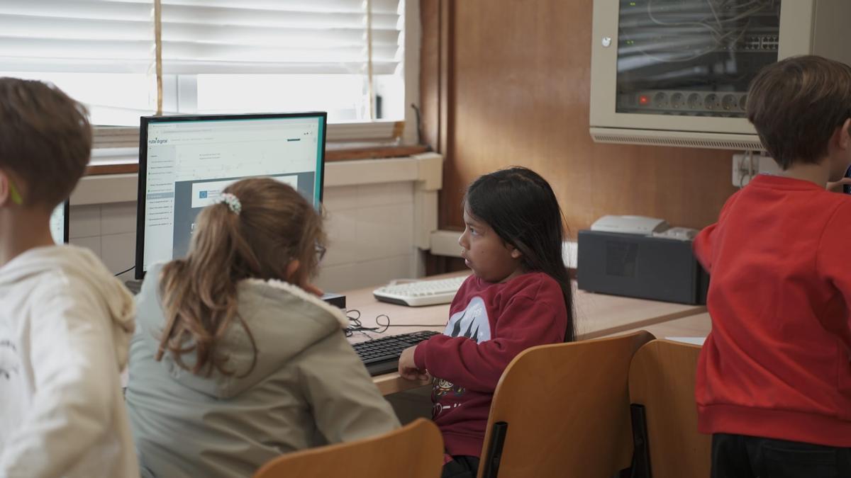 Dos alumnas en uno de los cursos.