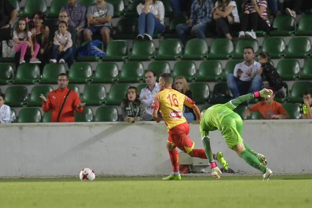 El Elche se muestra espeso y sin ideas ante el Alcoyano.