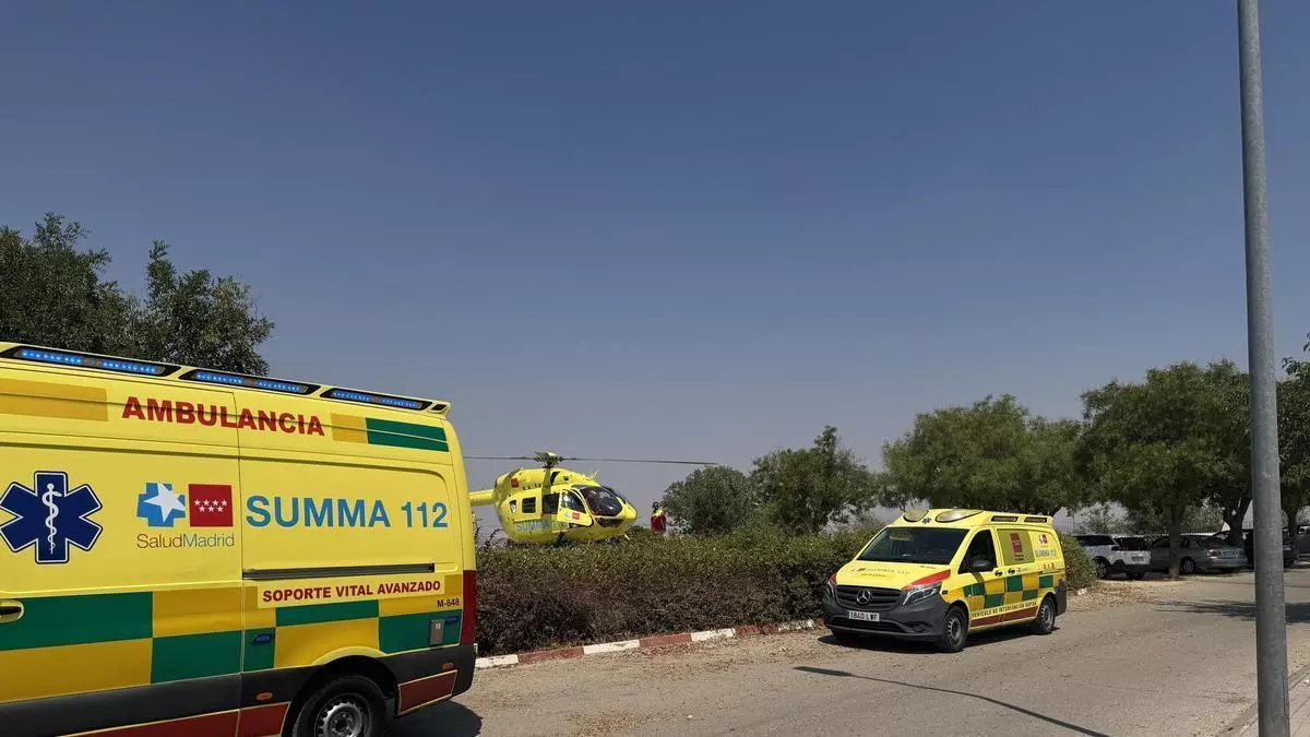 Un trabajador, en estado crítico tras caer ocho metros desde un tejado en Madrid