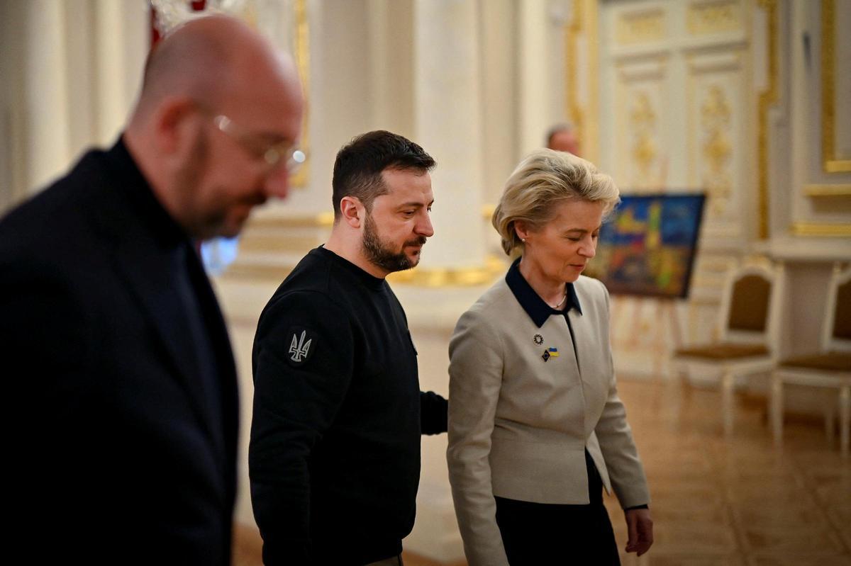 Charles Michel, Volodímir Zelenski y ursula Von der Leyen.