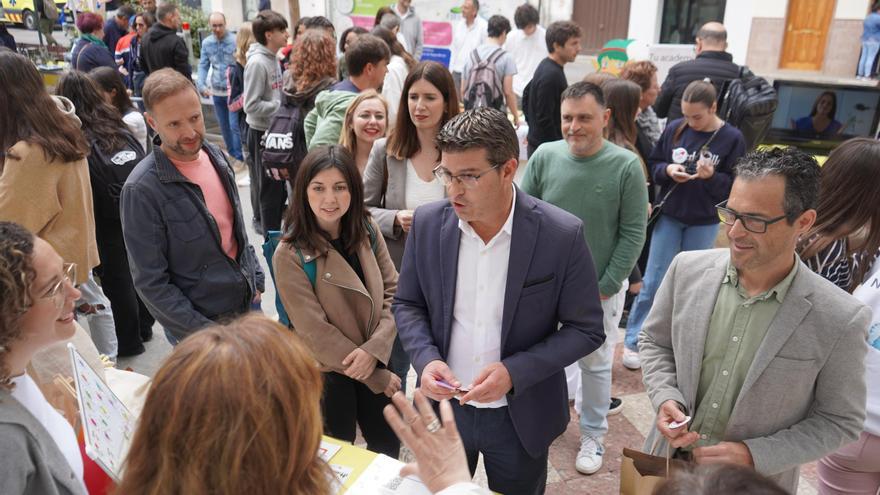 Una multitudinaria Fira de l&#039;Estudiantat concluye la VIII Setmana Pedagògica de Ontinyent