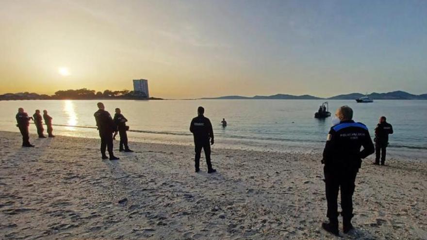 El exboxeador Roberto Domínguez se mete horas en el mar para escapar de la Policía