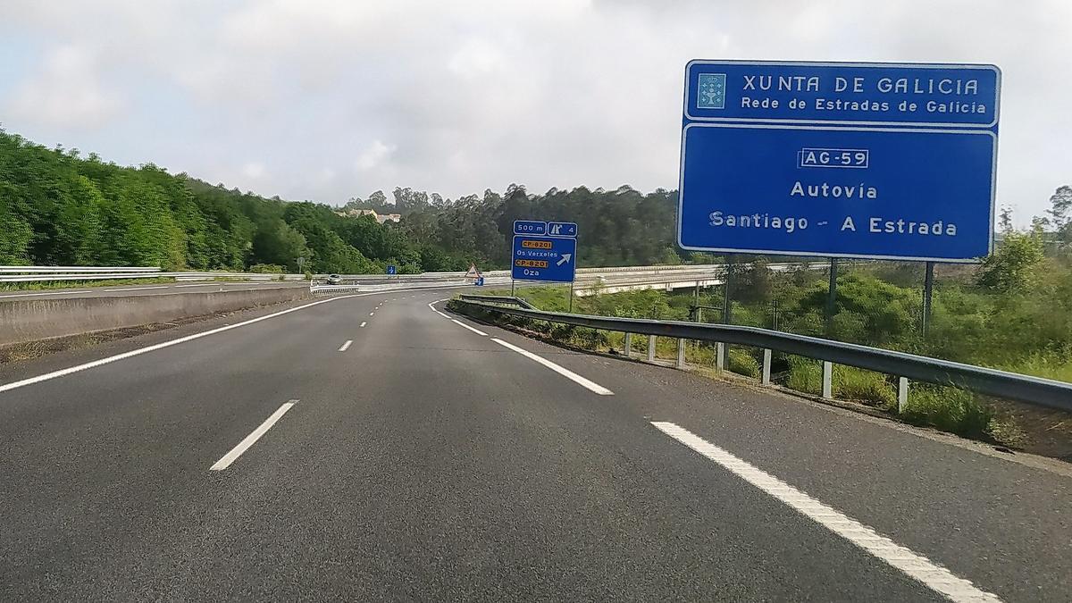 Un tramo de la autovía AG-59 que une las localidades de Santiago y Teo