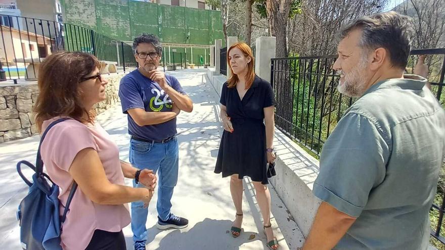 Portada del calendario benéfico que se distribuirá en Ontinyent.