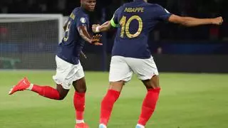 Un golazo de Tchouameni impulsa a Francia hacia la Eurocopa