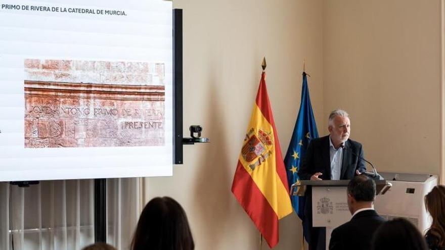 La "exaltación" de la figura de José Antonio Primo de Rivera en la Catedral de Murcia tendrá que retirarse