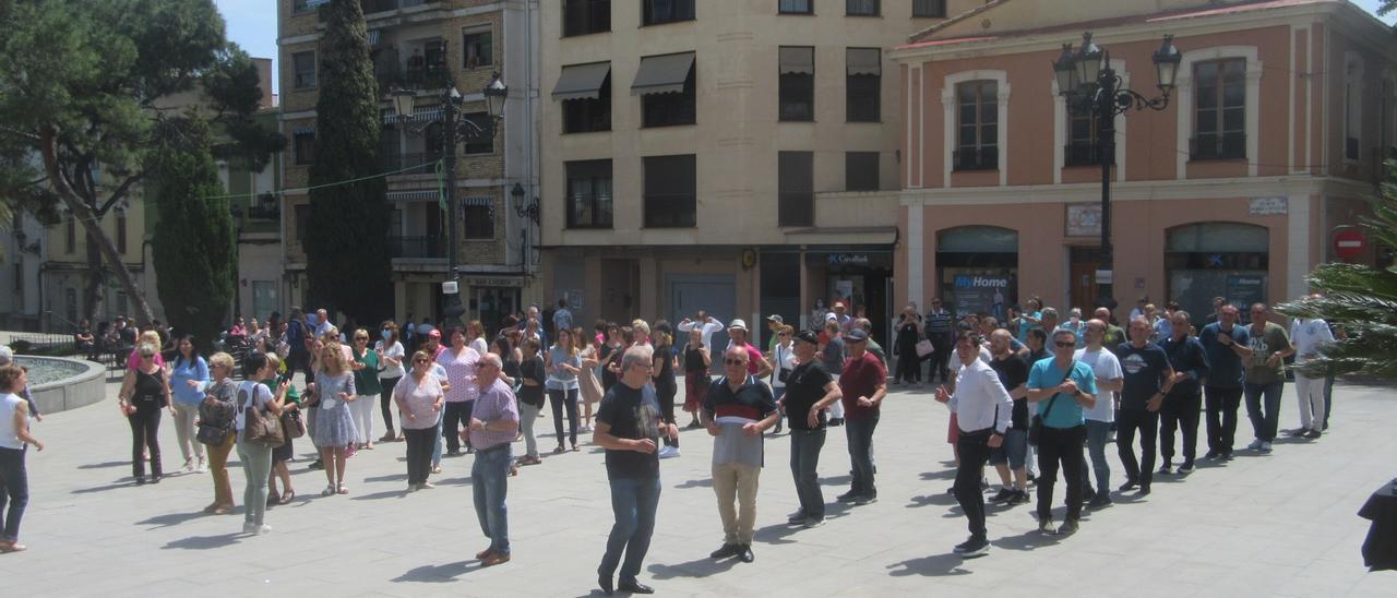 Sesión de baile por el Día Internacional de la Fibromialgia.