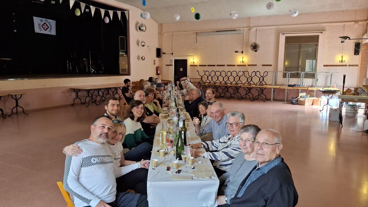 Imatge del dinar de germanor posterior a l'assemblea