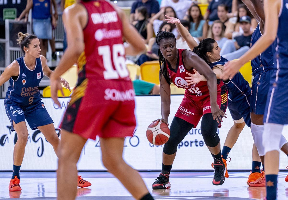 Diallo se convirtió en un dolor de cabeza hasta que se tuvo que retirar de la pista por una segunda falta antideportiva