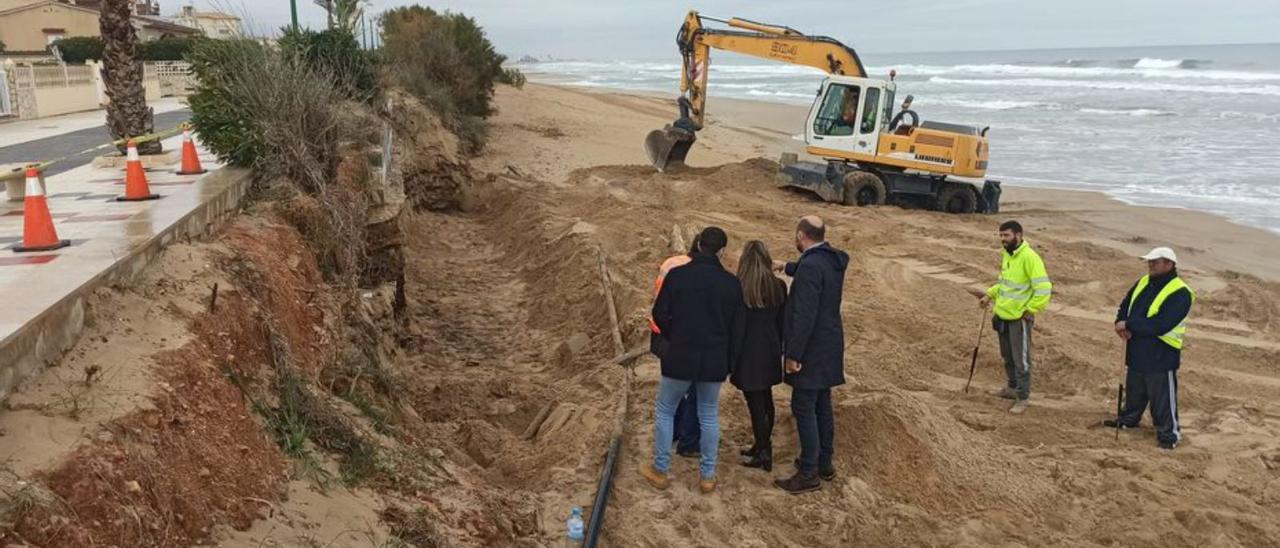 Las obras de reparación del paseo arrancaron ayer. | LEVANTE-EMV