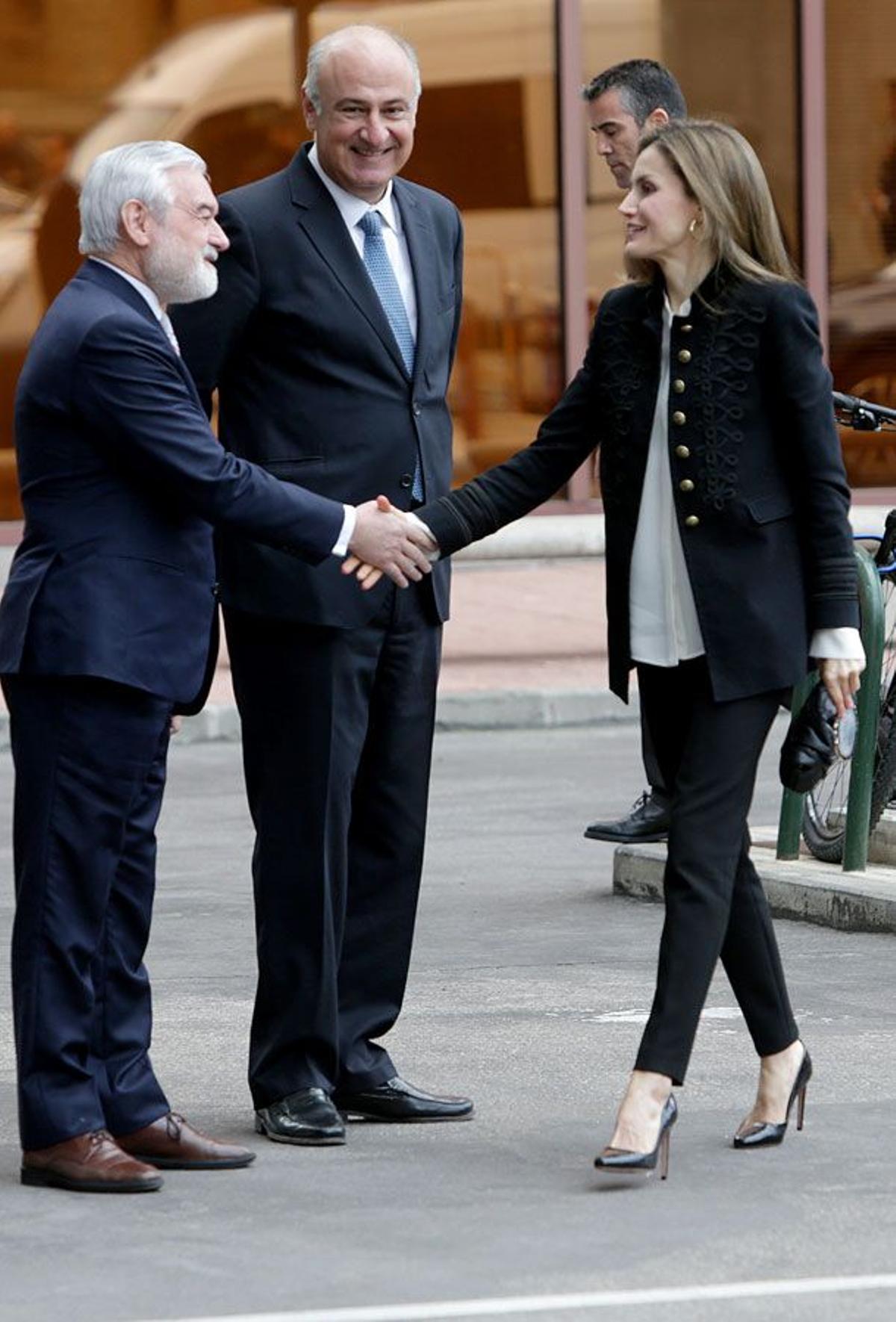 Letizia Ortiz de Hugo Boss y chaqueta militar de Zara