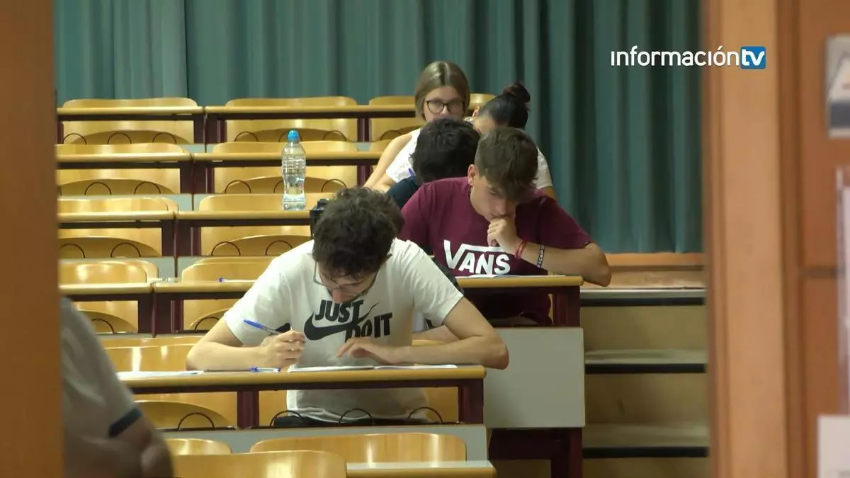 Educación fija servicios mínimos del 100% en Selectividad para garantizar las pruebas ante la huelga