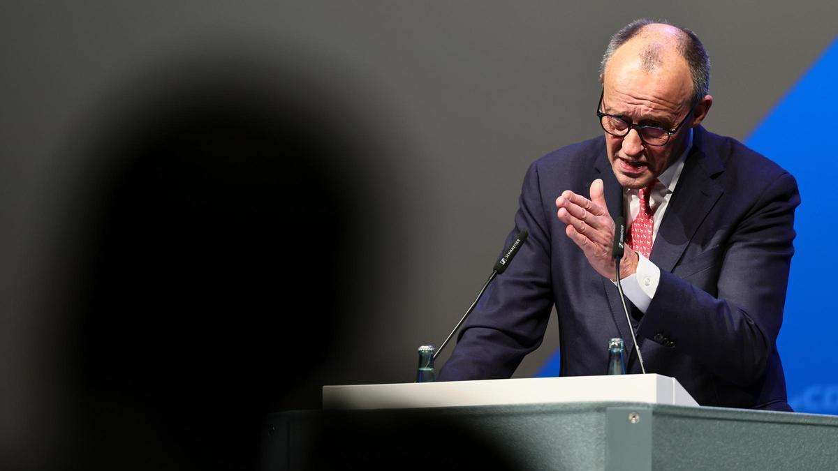 Merz se aferra al rearme alemán y europeo un año después de la victoria electoral Merz se aferra al rearme alemán y europeo un año después de la victoria electoral