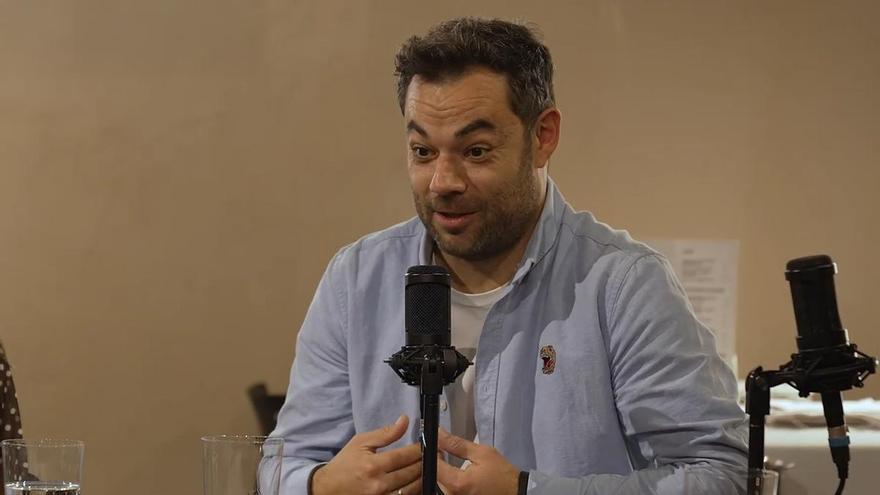 Los asturianos en Madrid Edu Pidal, Cristina López y Virginia Piñera en el décimo y último episodio de la primera temporada de "La Chalana de Xuan"