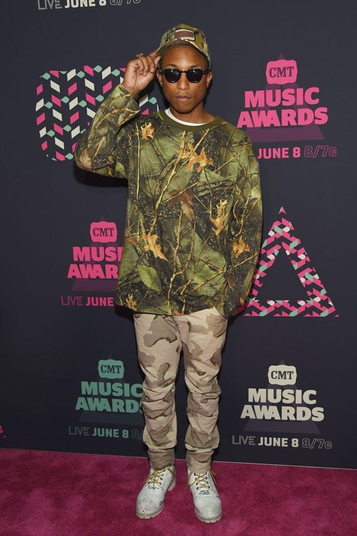 Pharrell Williams, en la alfombra rosa de los CMT Music Awards 2016.