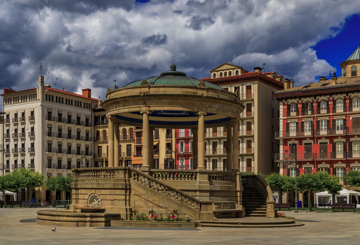 La histórica Plaza del Castillo en Pamplona