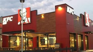 zentauroepp34709654 gente apertura de un nuevo restaurante de kfc en la localida200320192353