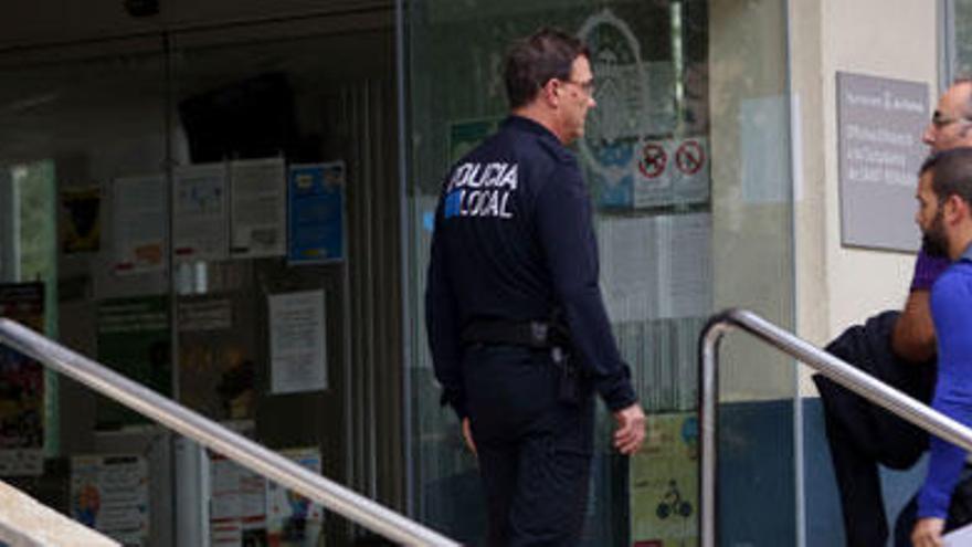 Imagen de archivo del registro policial en el cuartel de la Policía Local