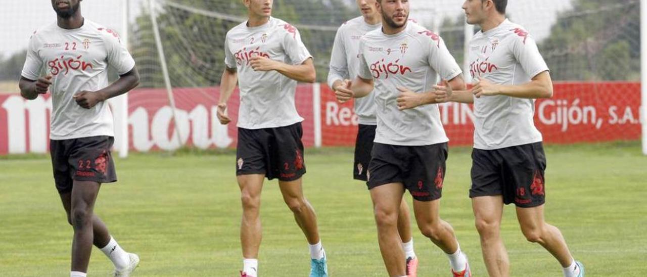 Por la izquierda, Mendy, Luis Hernández, Scepovic, Guerrero e Isma López.