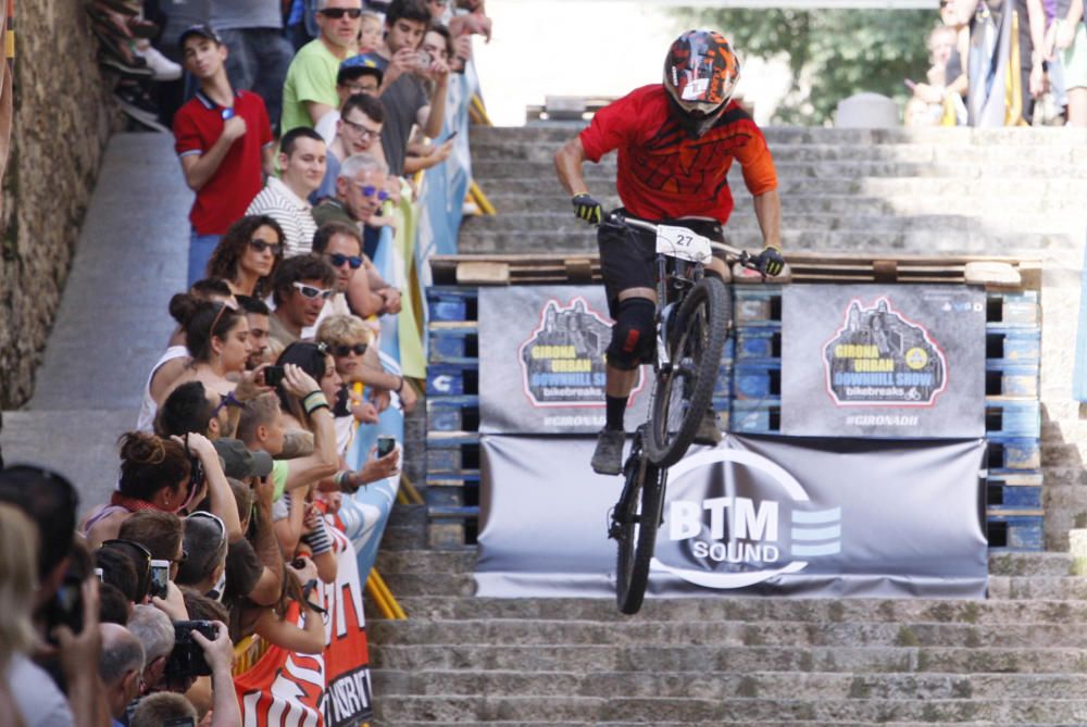 Un moment de l''Urban Downhill Show a les escales de Sant Domènec