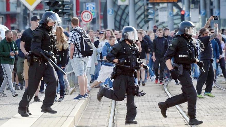 La &quot;caza&quot; de extranjeros en una ciudad alemana desata las críticas del Gobierno de Merkel