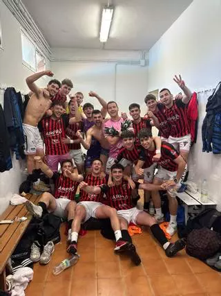 El CD Lalín celebra el ascenso a Tercera RFEF