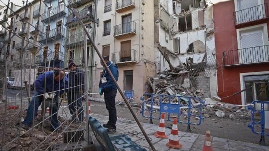 El derrumbe de una casa en ruinas en San Nicolás muestra la degradación del Partidor