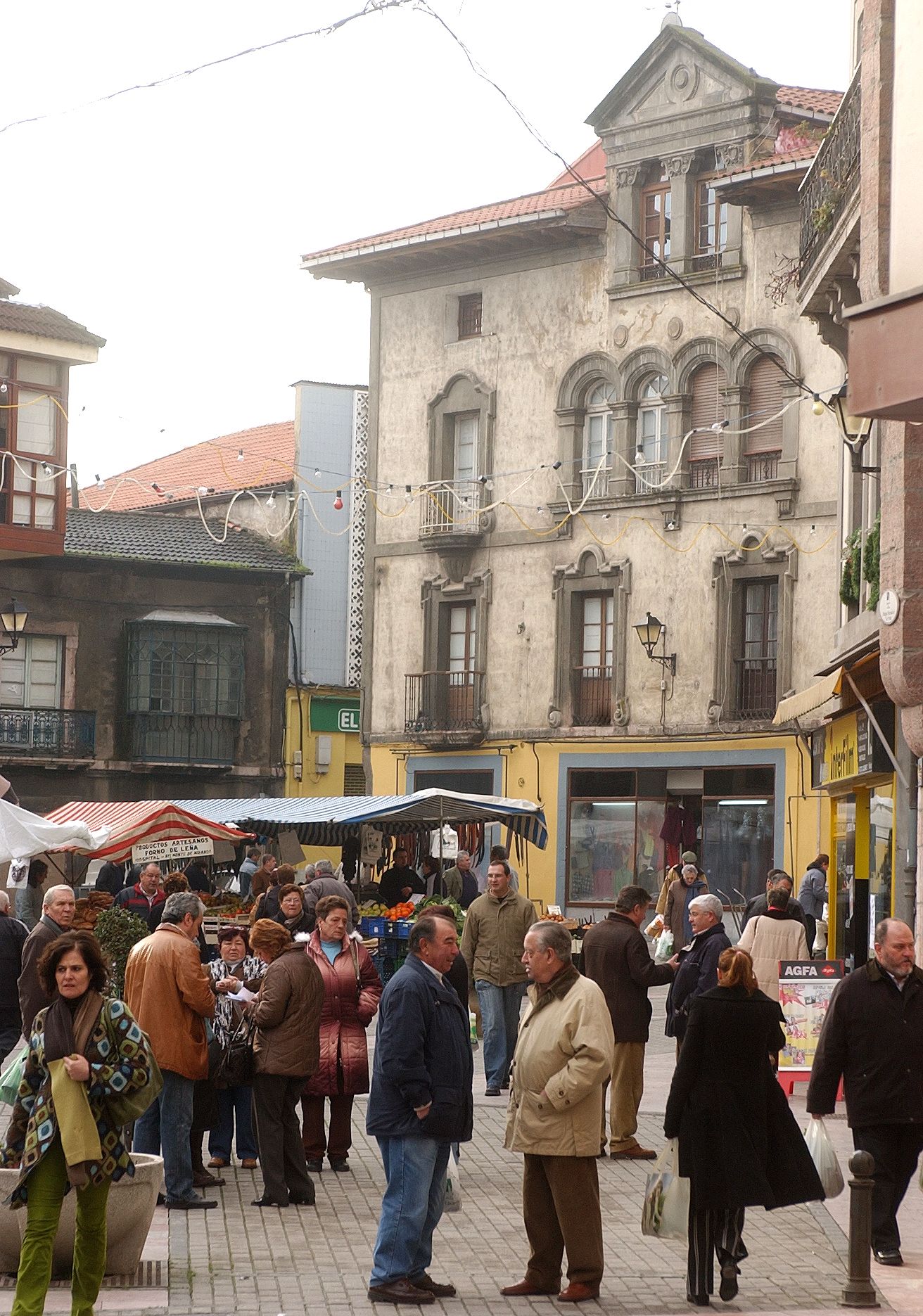 Ayer y hoy del Mercado Tradicional de Grado, flamante "Moscón de Oro" 2024