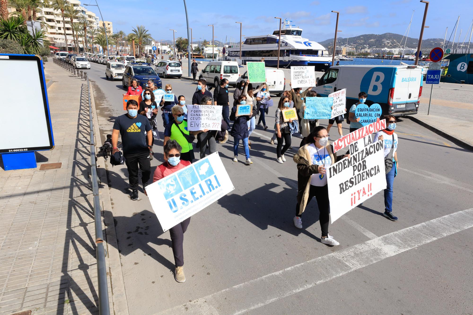 Manifestación de sanitarios por el plus de residencia en Ibiza