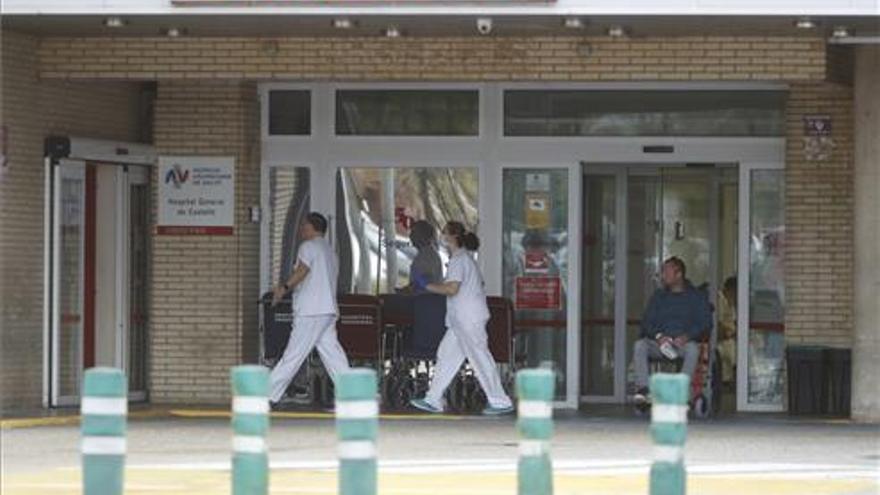 El repunte de pacientes graves de coronavirus pone al borde del colapso a la UCI del General