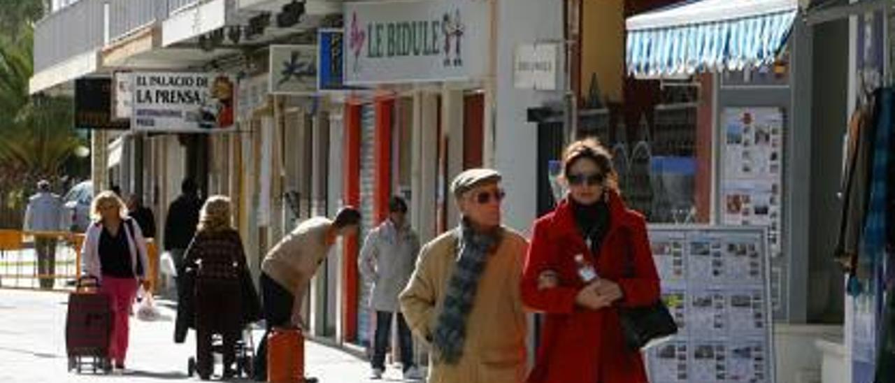 Dos hombres pretenden estafar a más de cien comercios a través del libro de fiestas