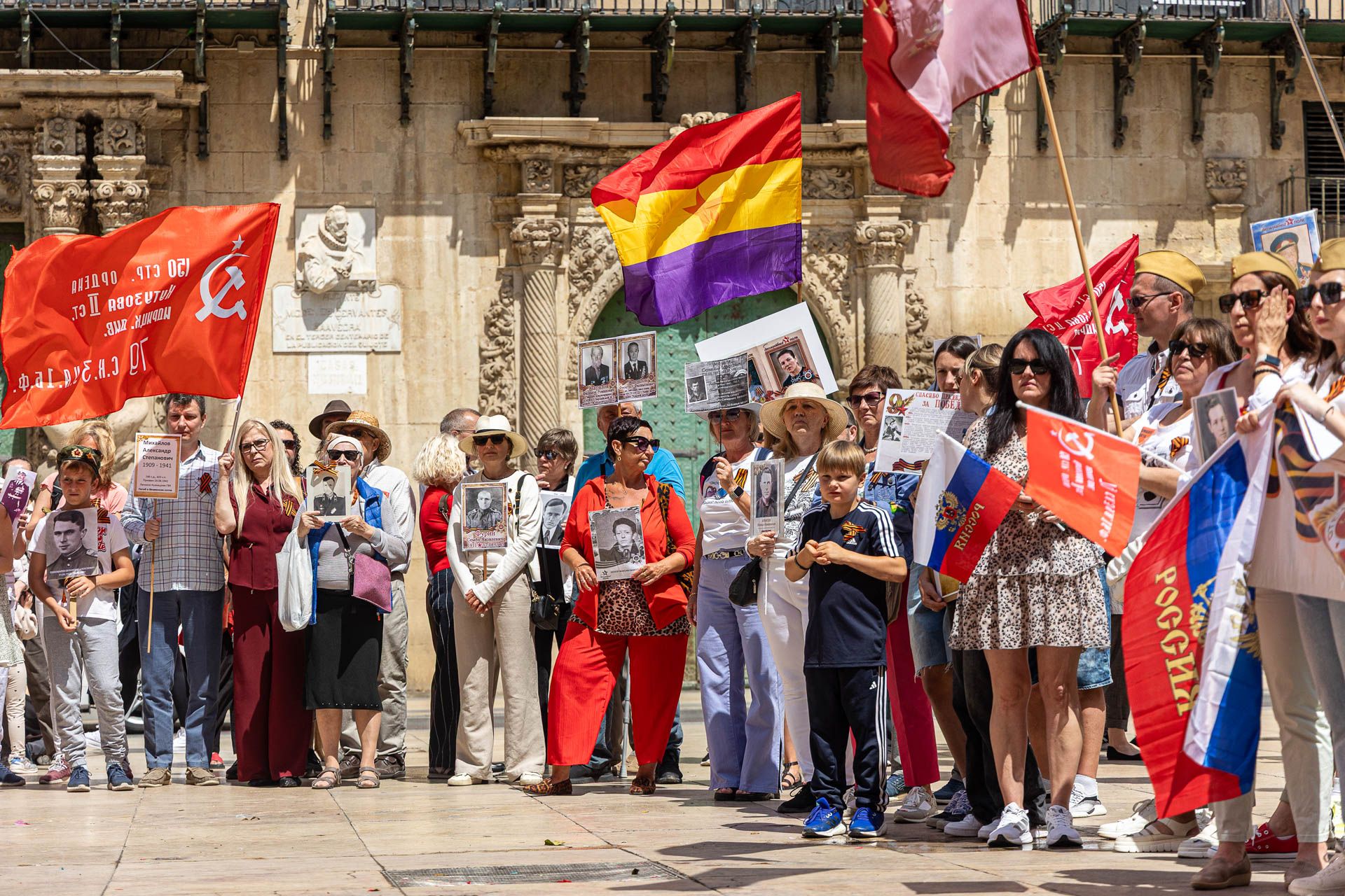 El acto conmemorativo del Día de Europa se solapa con el acto de la Casa de Rusia