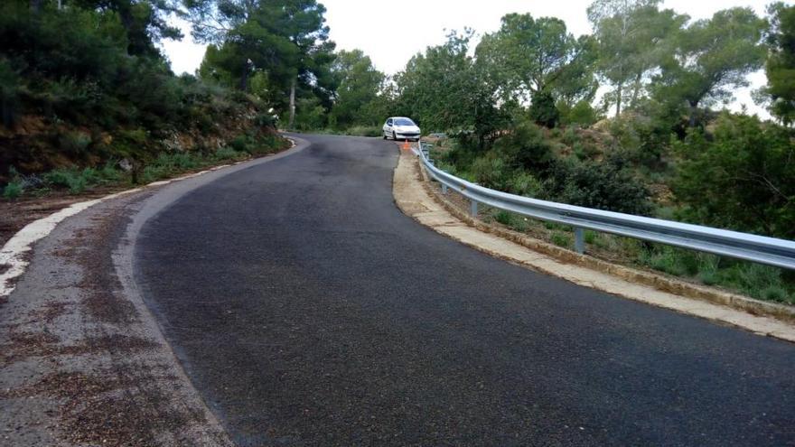 Instalan barreras de seguridad en carreteras de la urbanización Torreguil