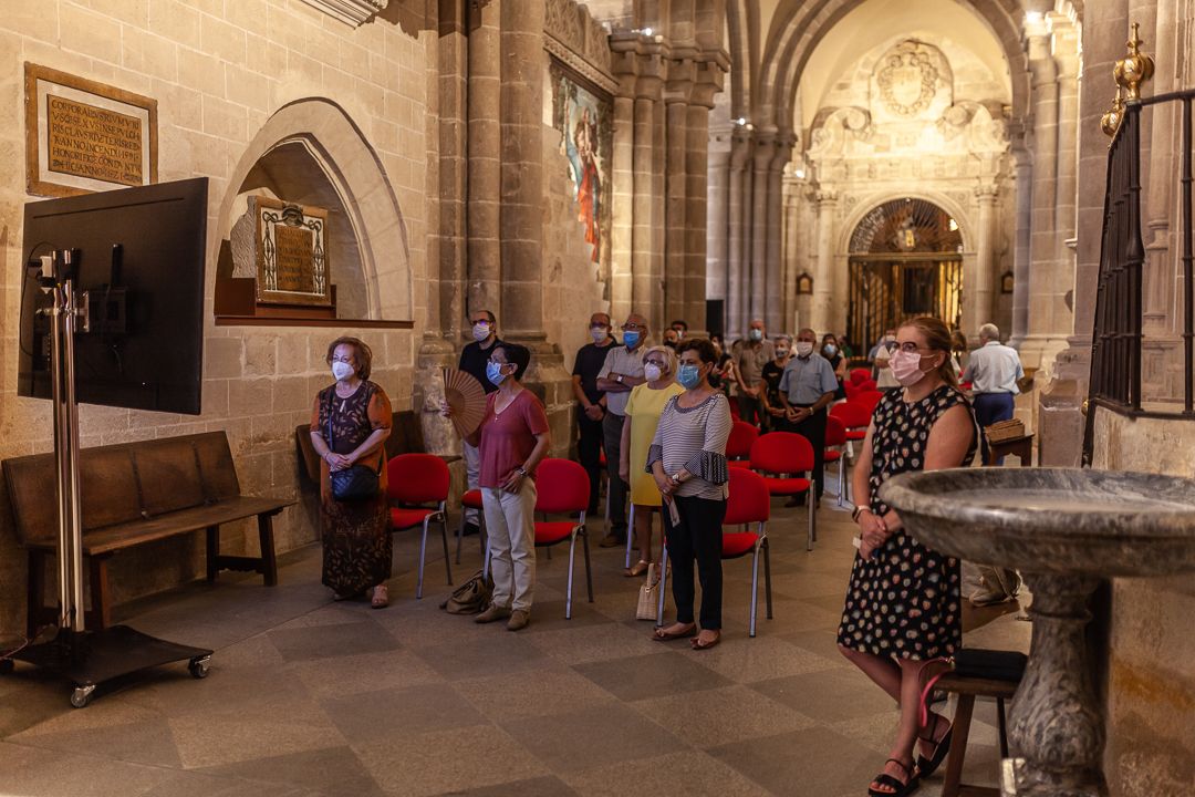 Misa en la catedral en memoria de las victimas del coronavirus