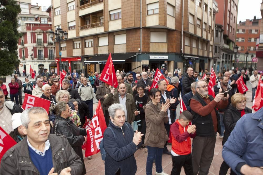 Encierro en el Ayuntamiento de Langreo por el centro de discapacitados