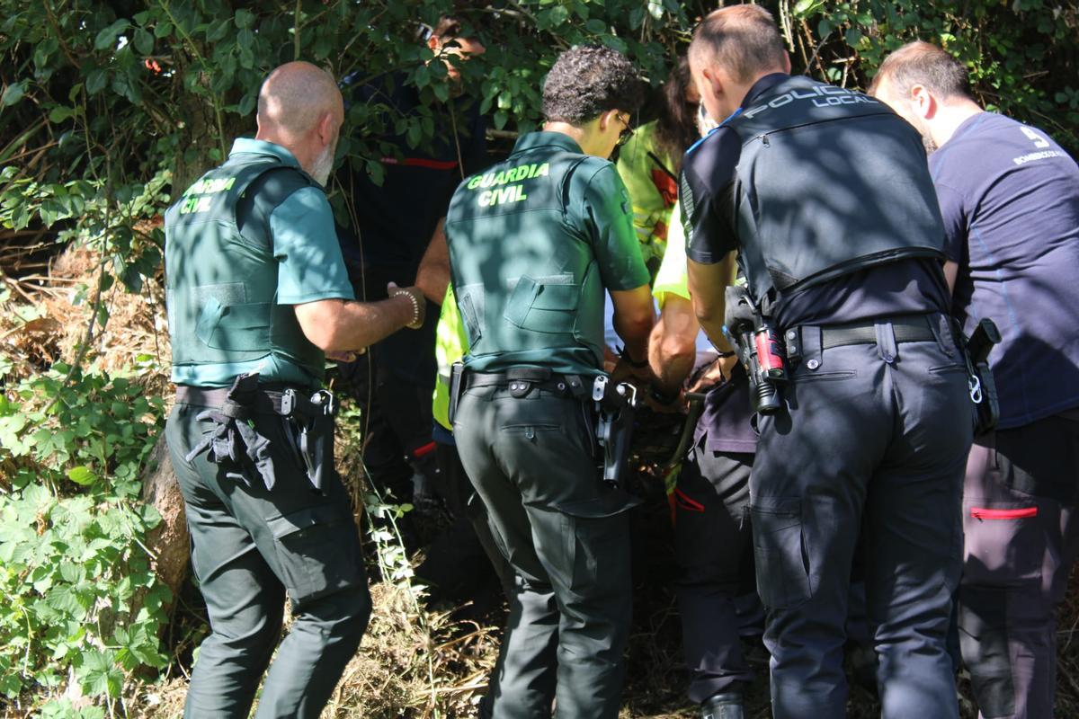 Así fue el rescate del hombre de 80 años desparecido en Laviana, encontrado esta mañana Así fue el rescate del hombre de 80 años desparecido en Laviana, encontrado esta mañana