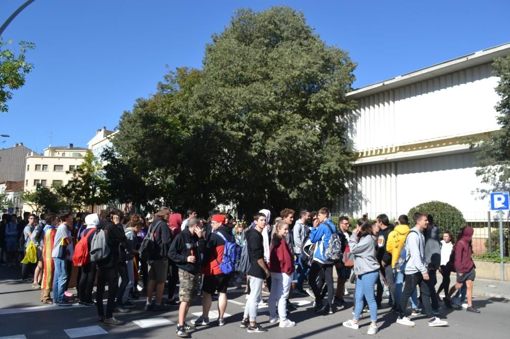 Els estudiants buiden les aules i tornen a tallar el trànsit a Manresa