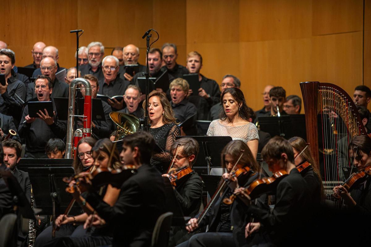 La Orquesta Sinfónica Esmar en concierto
