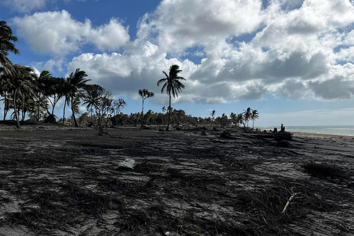 Un tongalès de 57 anys sobreviu 27 hores a l’aigua després de ser arrossegat pel tsunami