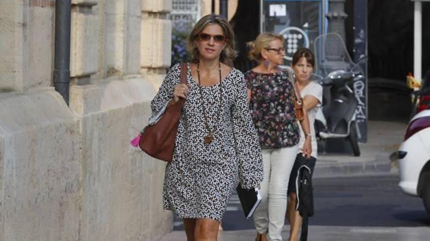 Paula Sánchez de León llegando ayer al TSJ.