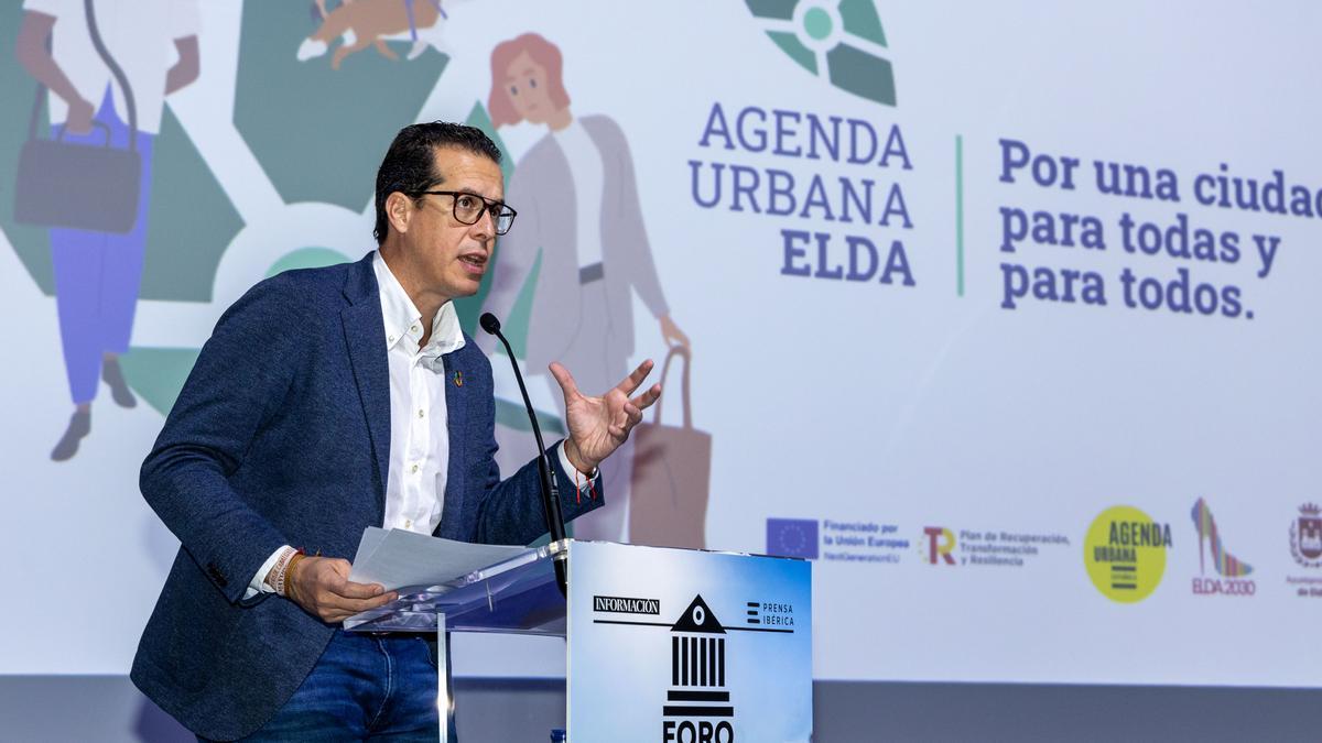 El alcalde de Elda, Rubén Alfaro, en el Club INFORMACIÓN interviniendo en el Foro Municipalismo 2022.