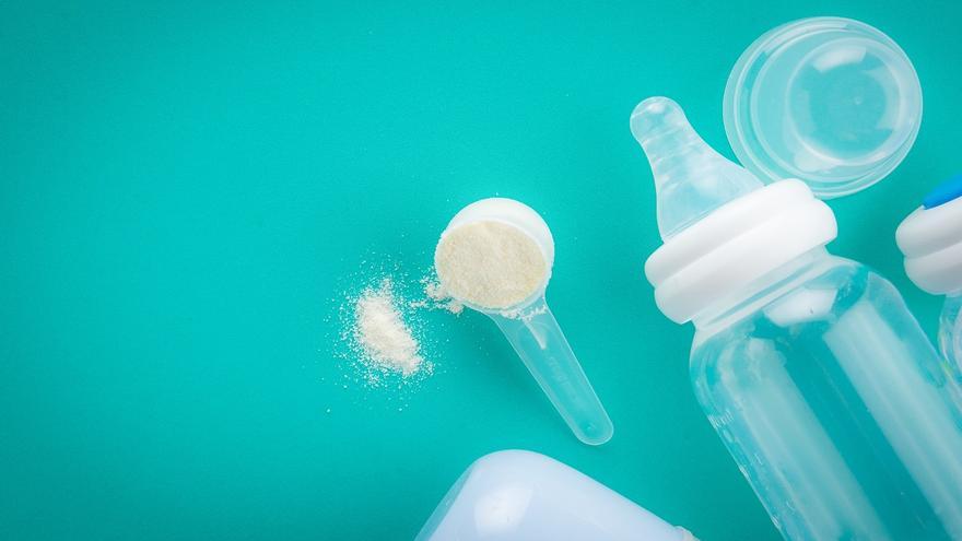 ¿Son seguras las leches de fórmula? ¿Cómo hay que preparar y limpiar los biberones?