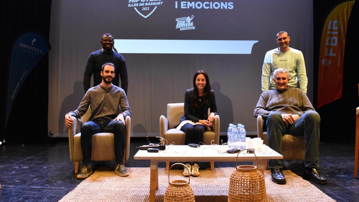 Los cinco ponentes, Uwagba, Romay, Ana López, Román y Sansó.