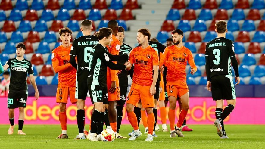 El Real Betis 'agua la fiesta' de un aguerrido y valiente Torrent